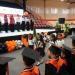 El rector Dámaso Anaya y la Lic. Isolda Rendón presiden graduación de CENDIS de la UAT